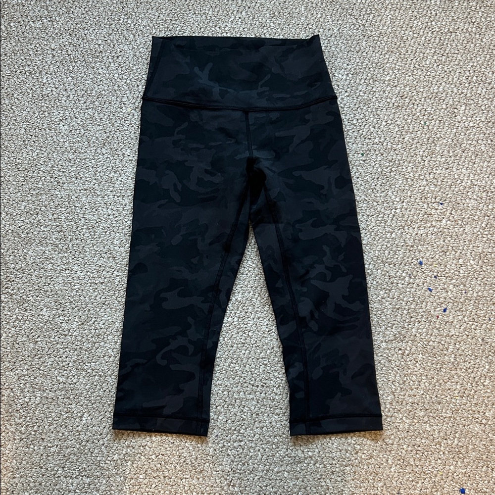Lululemon Athletica Black Camo Leggings Capri